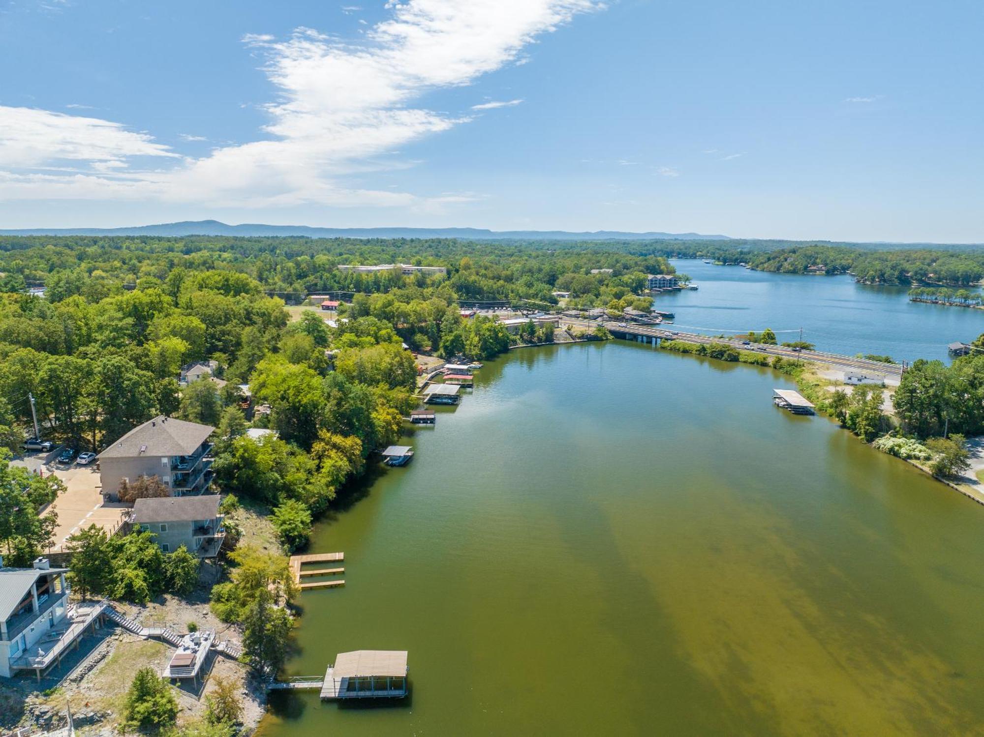 Ember'S View, Spa City Jewel- Lovely Lake Condo Hot Springs Exterior foto